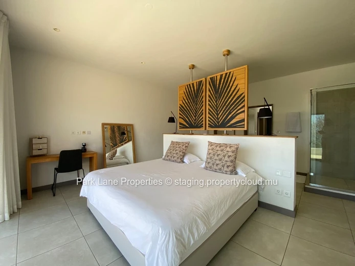 Exquis penthouse sur l'eau en bord de mer