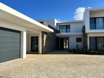 4 Bedroom Villa