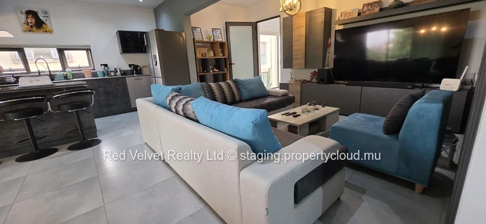Maison de ville de luxe meublée avec 3 chambres, terrasse sur le toit et jacuzzi – Flic en Flac | Rs 15M