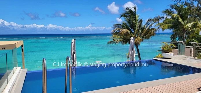 A vendre a Pereybere magnifique dernier etage en front de mer