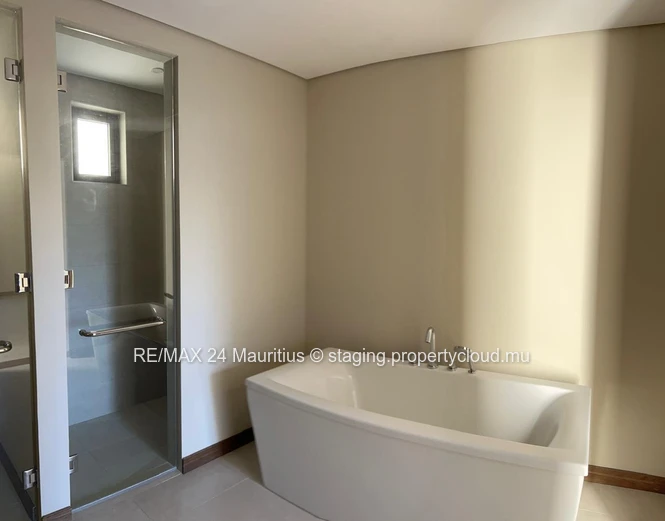 Stunning Two Bedroom Apartment with Private Rooftop Pool in Pointe aux Cannonier!