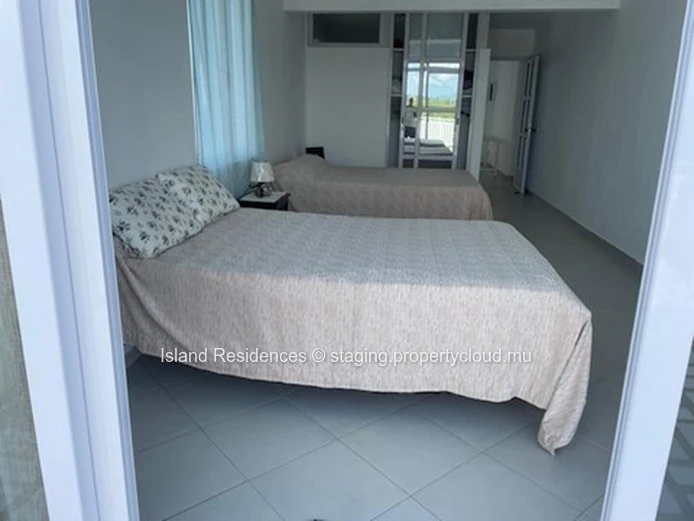 Stunning 300m² Calodyne Home with Office Space, Parking, and Rooftop Access