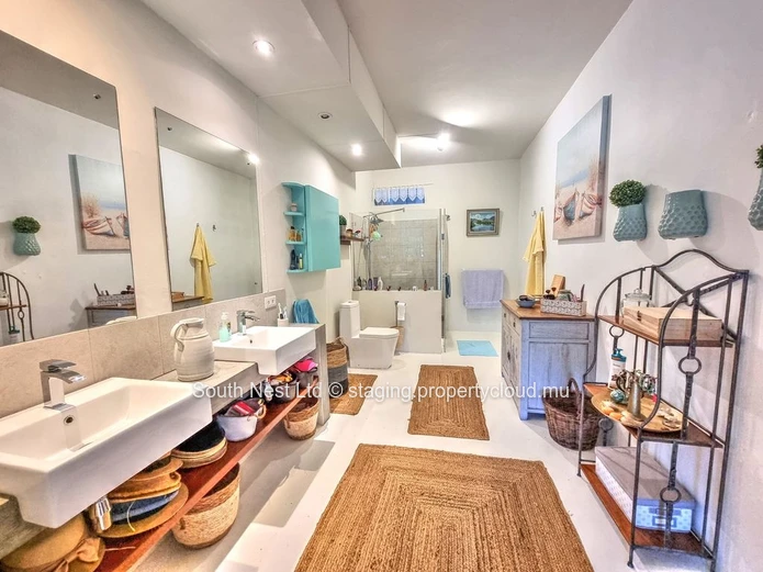  Beautiful House Off the Beaten Track! with 3 Bed,