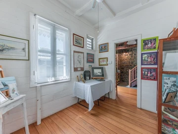 2 Bedroom Commercial Property