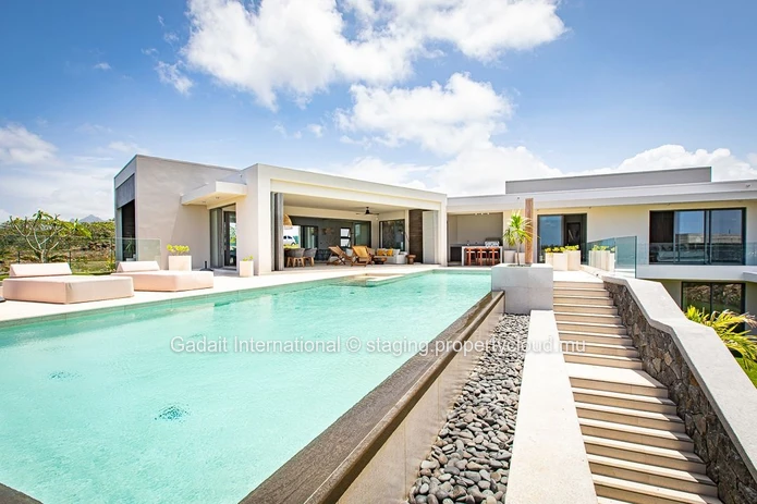 For sale a master villa on the water in Mauritius