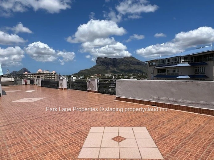 Ideal Office Space in the Heart of a Vibrant District 