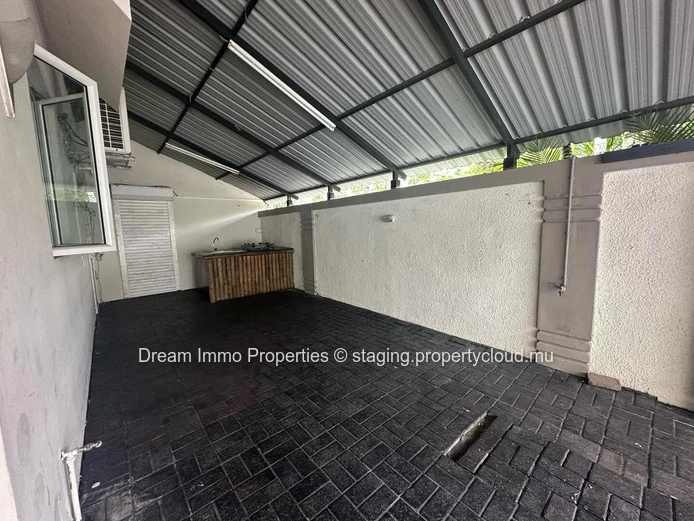 Revente Duplex 3 Ch Meublé Proche Mer A Flic En Flac – Ile Maurice