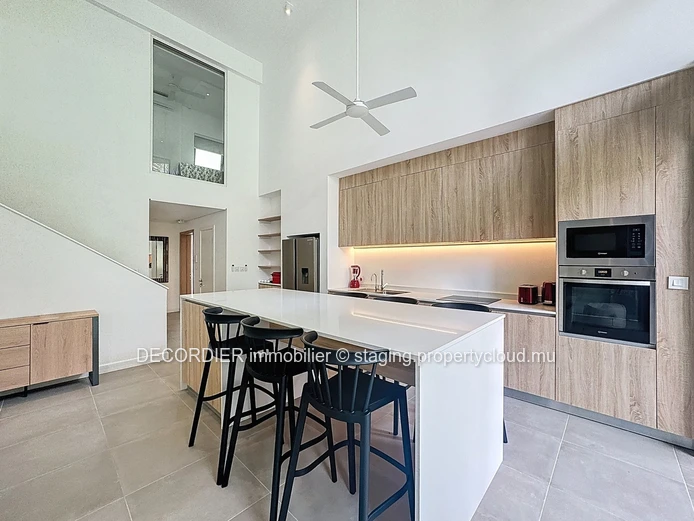 Magnificent duplex apartment in Pointe aux Cannoniers