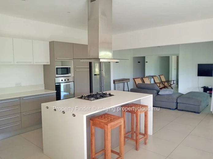 Luxury 5-Bedroom Villa  – Infinity Pool, Lagoon Views & Refined Island Living