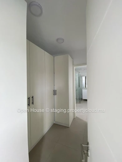 Villa meublée à louer à Péreybère, 162m², 3 chambres en suite, piscine privée, jardin, panneaux solaires, citerne d'e...