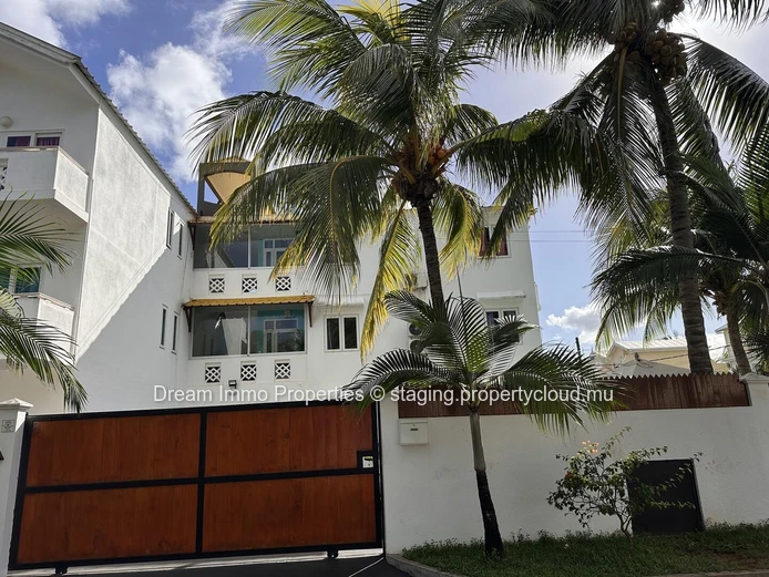 Complexe Residentiel De 6 Appartements Proche Plage De Flic En Flac - Ile Maurice