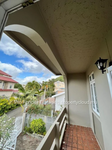 House in Quatre Bornes - Quality Living!