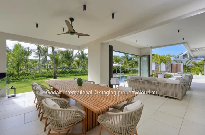 Luxury beachfront villa for sale in Mauritius – One&Only Private Homes Le Saint Géran