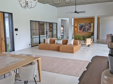 5 Bedroom Villa