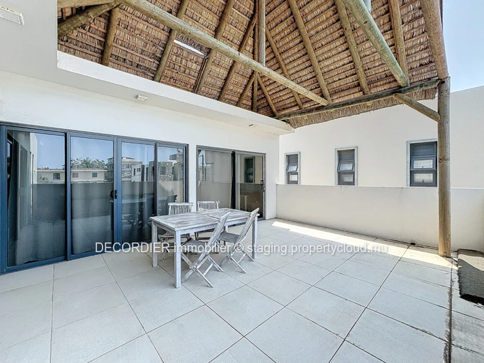 140 m² house with swimming pool