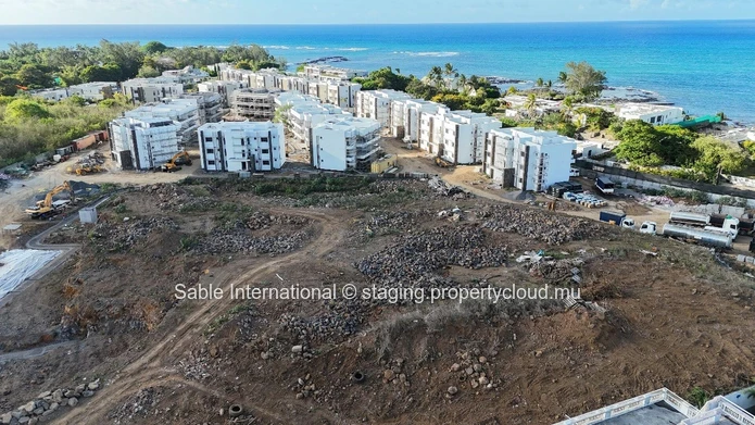 Luxury Penthouse  with Private Pool and Sea Views in Pointe aux Canonniers