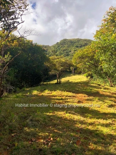 A VENDRE - Magnifique terrain de 160 toises bénéficiant d'une vue exceptionnelle sur la montagne, situé au Domaine de...