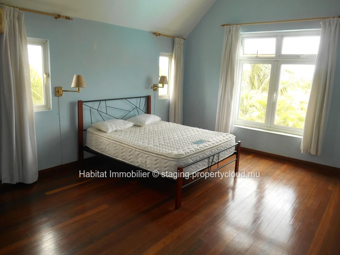A VENDRE - Belle maison de 400 m2 à Albion. 