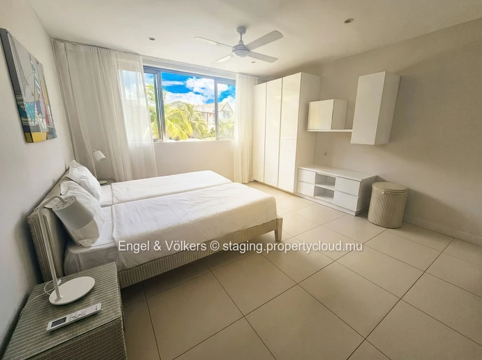 Elegant 3-Bedroom Waterfront Apartment with Scenic views