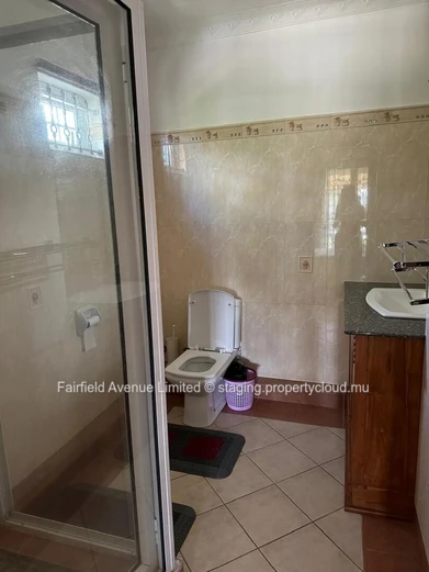 Furnished villa for rent in Bain Boeuf, Pereybere. 150m², 4 bedrooms, outdoor area with shared pool, close to all ame...