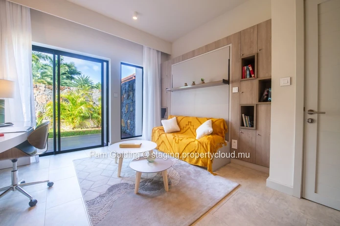 Cette fabuleuse villa moderne, entièrement meublée et prête à être emménagée, a été conçue par des experts en décorat...