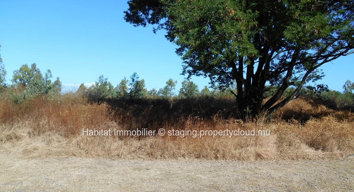 For sale - Beautiful residential plot of land of 420 toises in Black-River. 