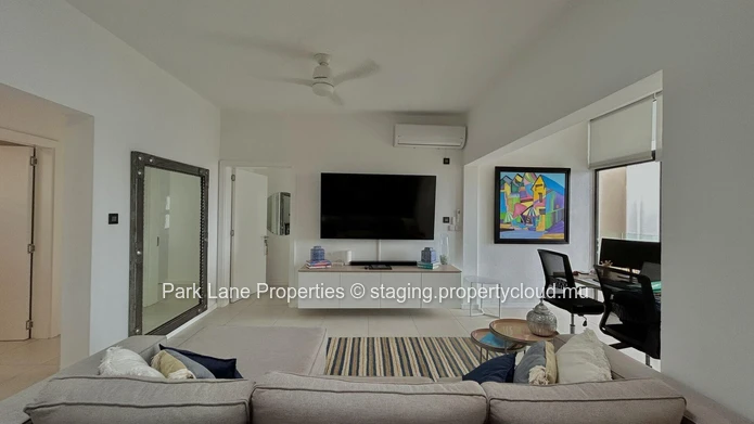 Modern 3-Bed Apartment with Rooftop Terrace and Stunning Sea Views 