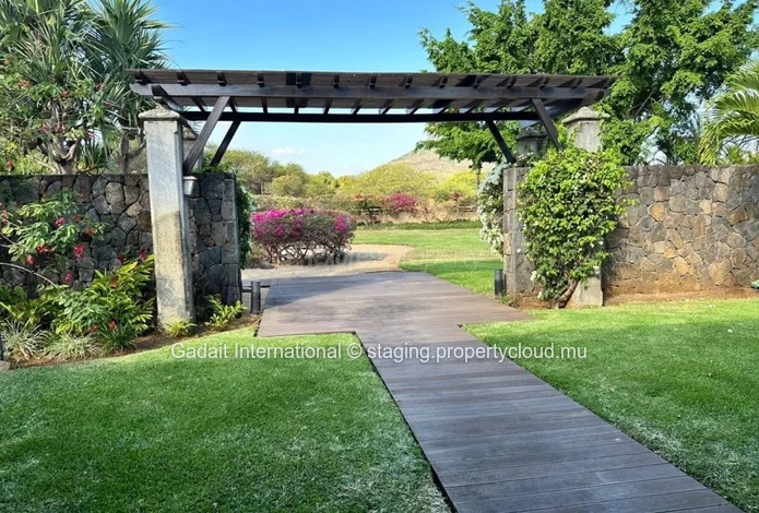 Exceptional Golf House for Sale