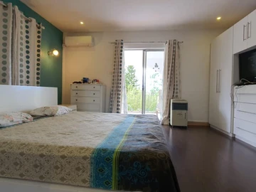 5 Bedroom Villa