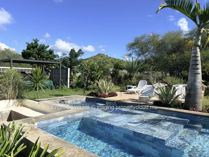 FOR RENT - Contemporary Villa in Tamarin