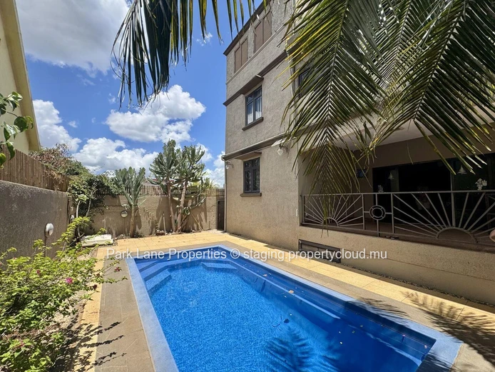 Family home with private pool