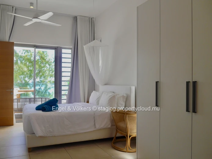 Beachfront Penthouse with Panoramic Sea Views