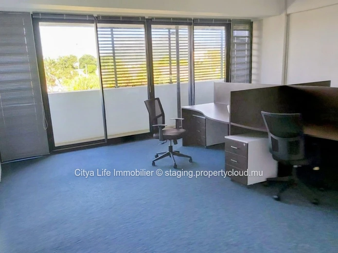 Location de bureaux semi-meublés de 35 m² à Ebène