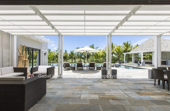 Villa d'exception avec vue panoramique sur le golf à Anahita Beau Champ