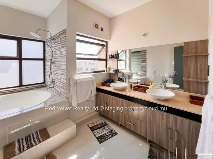 Penthouse for Rent in Sodnac | 4 Bedrooms | Large Terrace with Jacuzzi