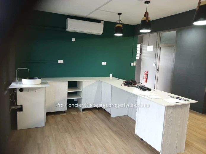 Commercial space in Black River - Ideal for various projects