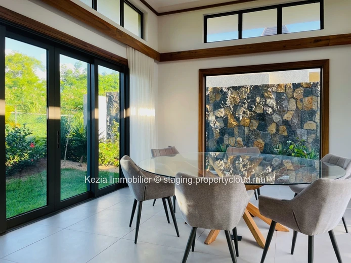 Balinese-Style Single-Storey Contemporary Villa