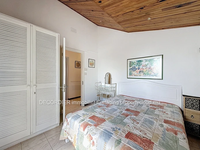 Elegant house in the heart of a sought-after, secure residential area