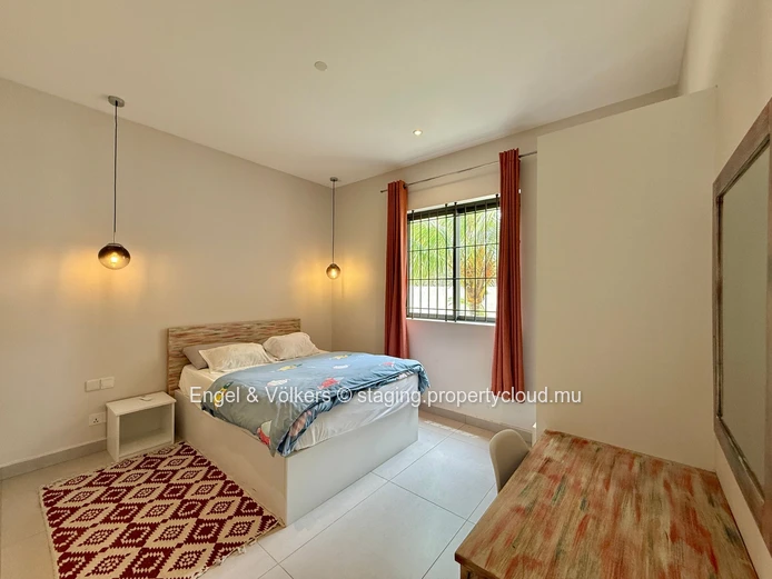Beautiful Ground Floor Beachfront Apartment