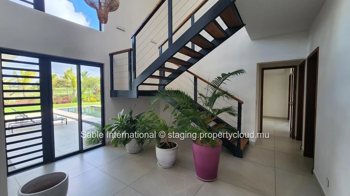 Luxury Golf Villa with Private Pool in Roches Noires! Fully furnished. 