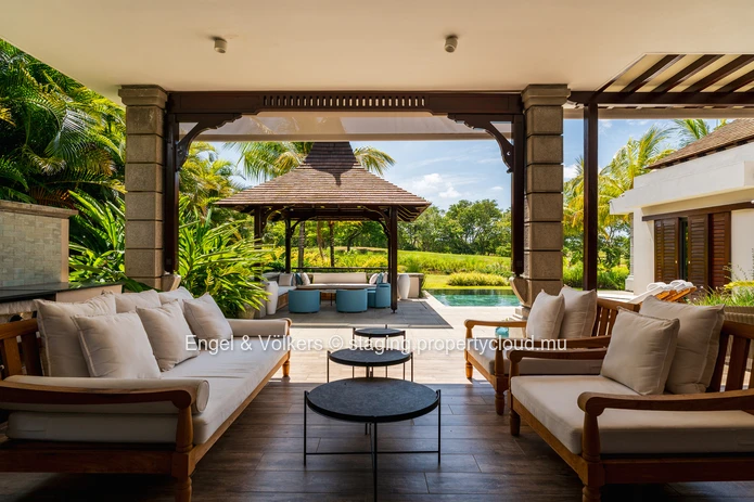 Contemporary Fairway Villa with Refined Outdoor Living