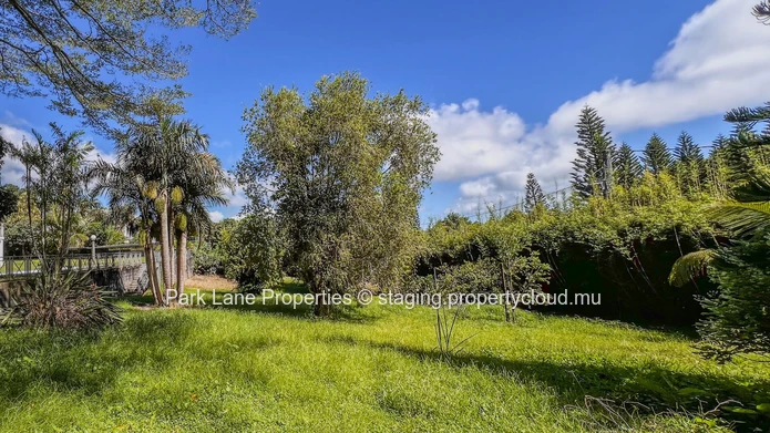 Rare opportunity in Floréal: High potential property on a large plot.