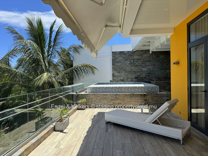 Magnificent 4-bedroom Penthouse, tastefully decorated and furnished with care.