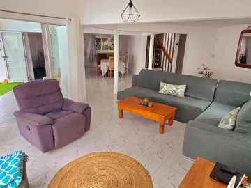 5 Bedroom Villa
