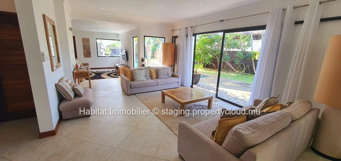 FOR SALE - sumptuous furnished and equipped single storey contemporary villa of 267 m2