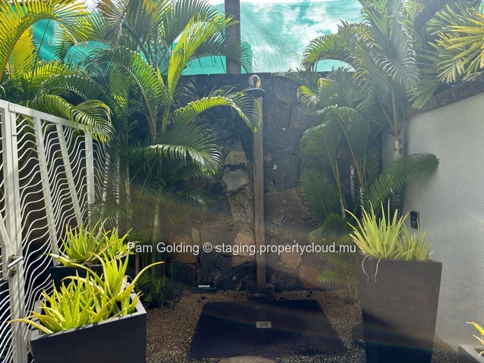 Single-Storey Villa for Sale in Royal Park Balaclava – 3-Bedroom Home
