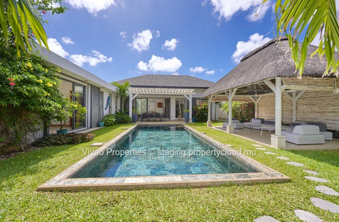 Fully owned villa accessible to non-Mauritian citizens for sale in Grand Baie, 211m² living space on 710m² land, 4 be...