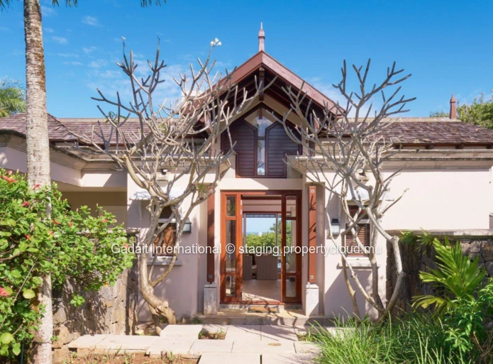 Villa meublée avec vue collines et mer à vendre | Heritage Valriche – Bel Ombre
