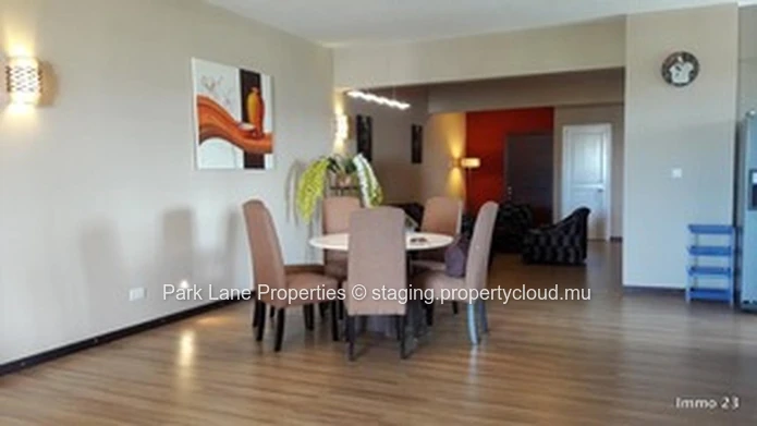 Spacious 3-bedroom apartment with terrace in secure residential complex in Rose Hill