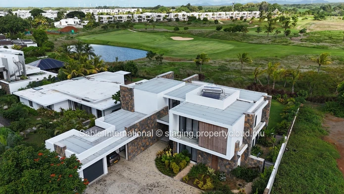 Luxury Golf Villa with Private Pool in Roches Noires! Fully furnished. 
